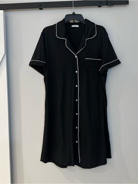 Black Short Sleeve Button-Front Nightgown with White Piping